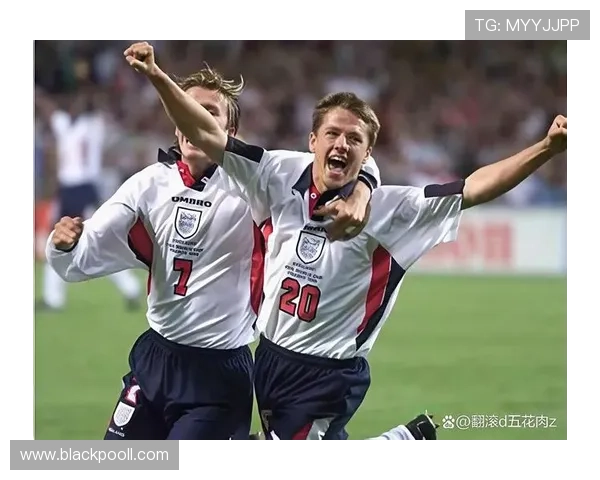 欧文与足球明星同框合影展现球场魅力与友谊的精彩瞬间